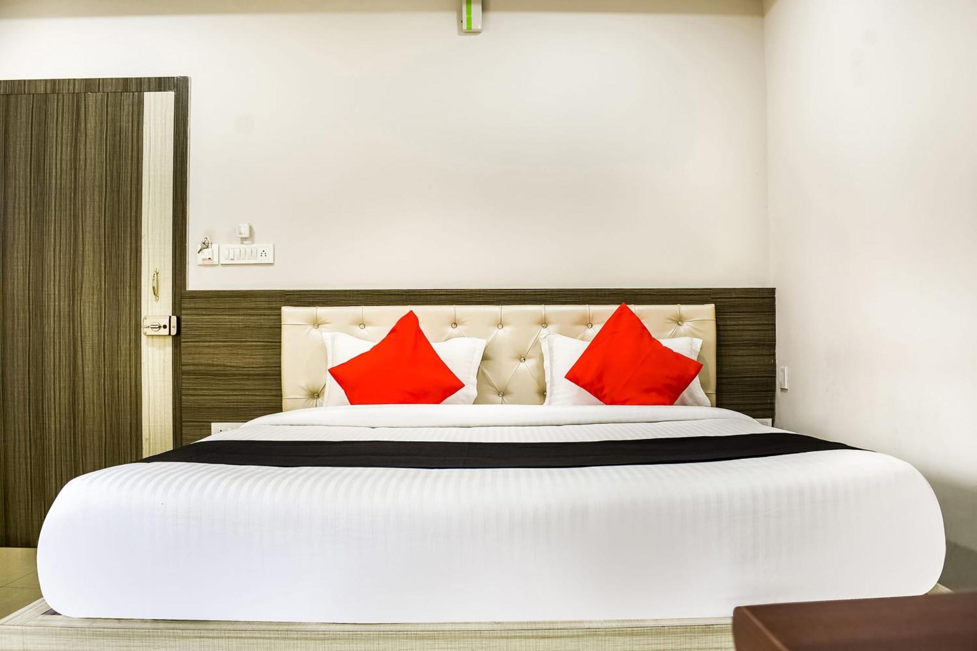 Hotel Capital O Jai Adisson Katak Exteriér fotografie