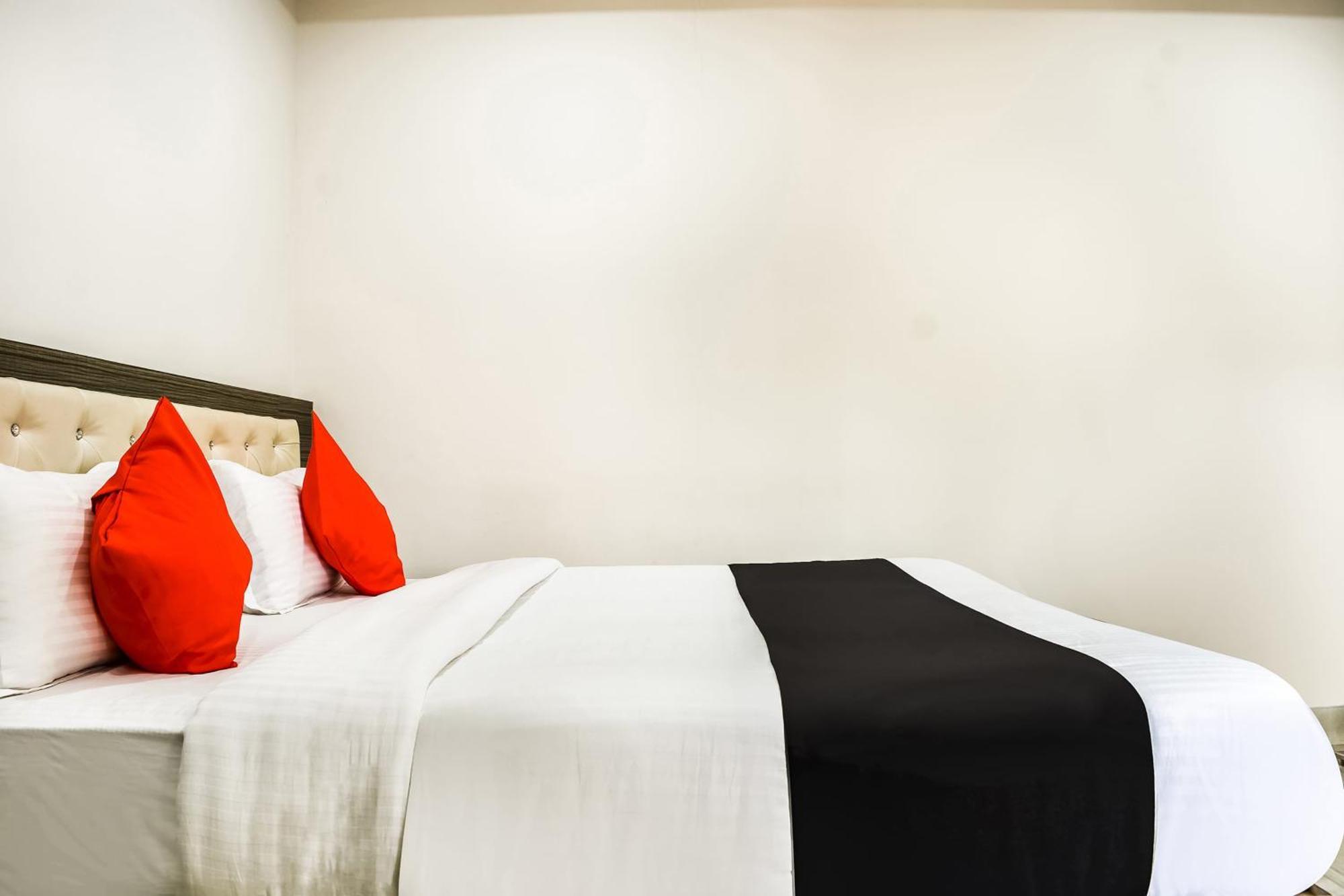 Hotel Capital O Jai Adisson Katak Exteriér fotografie