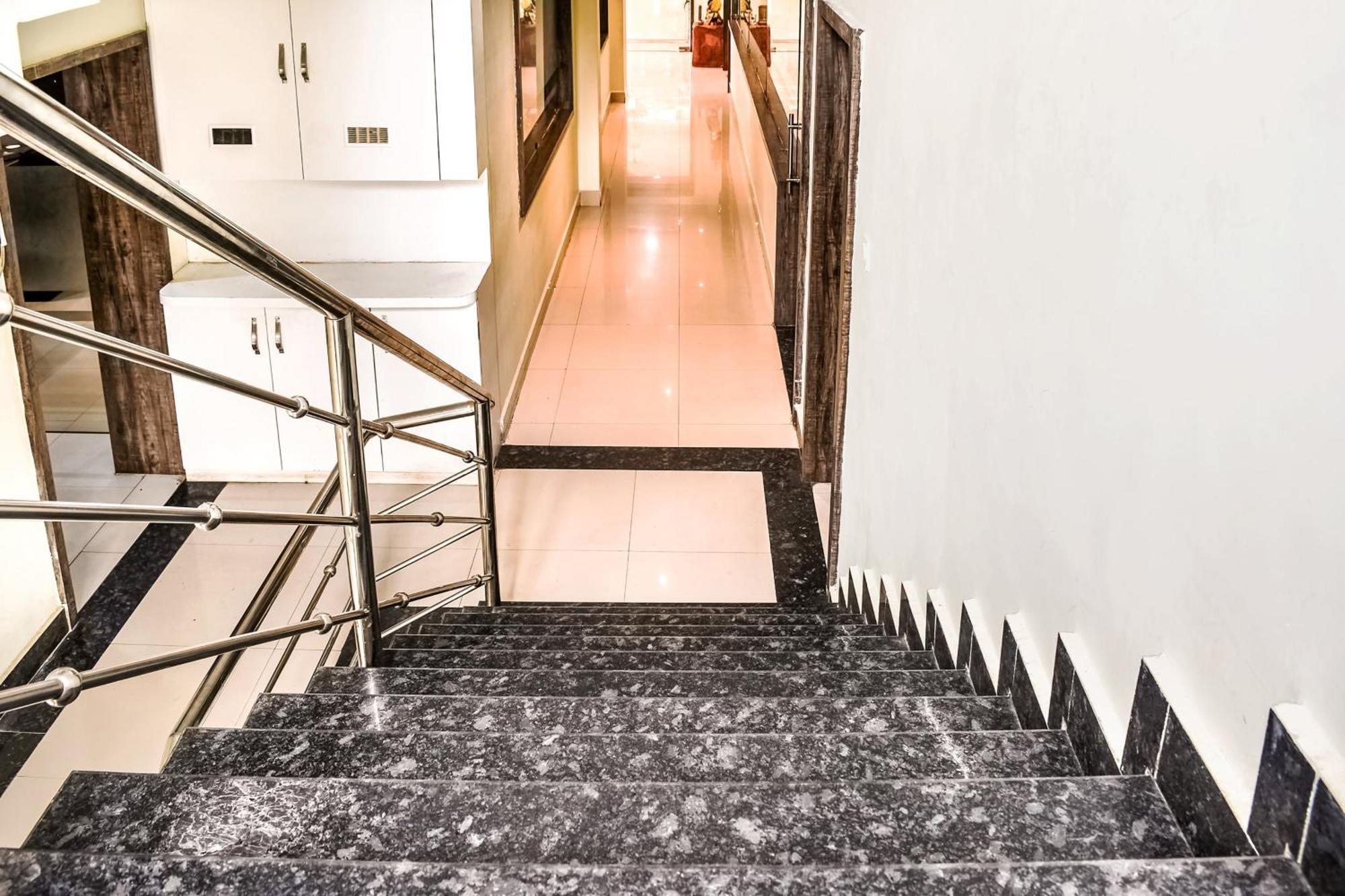 Hotel Capital O Jai Adisson Katak Exteriér fotografie